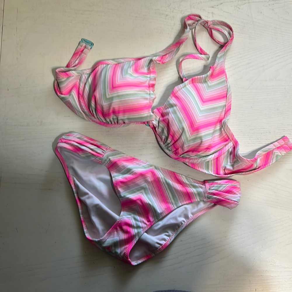 Victoria’s Secret bikini